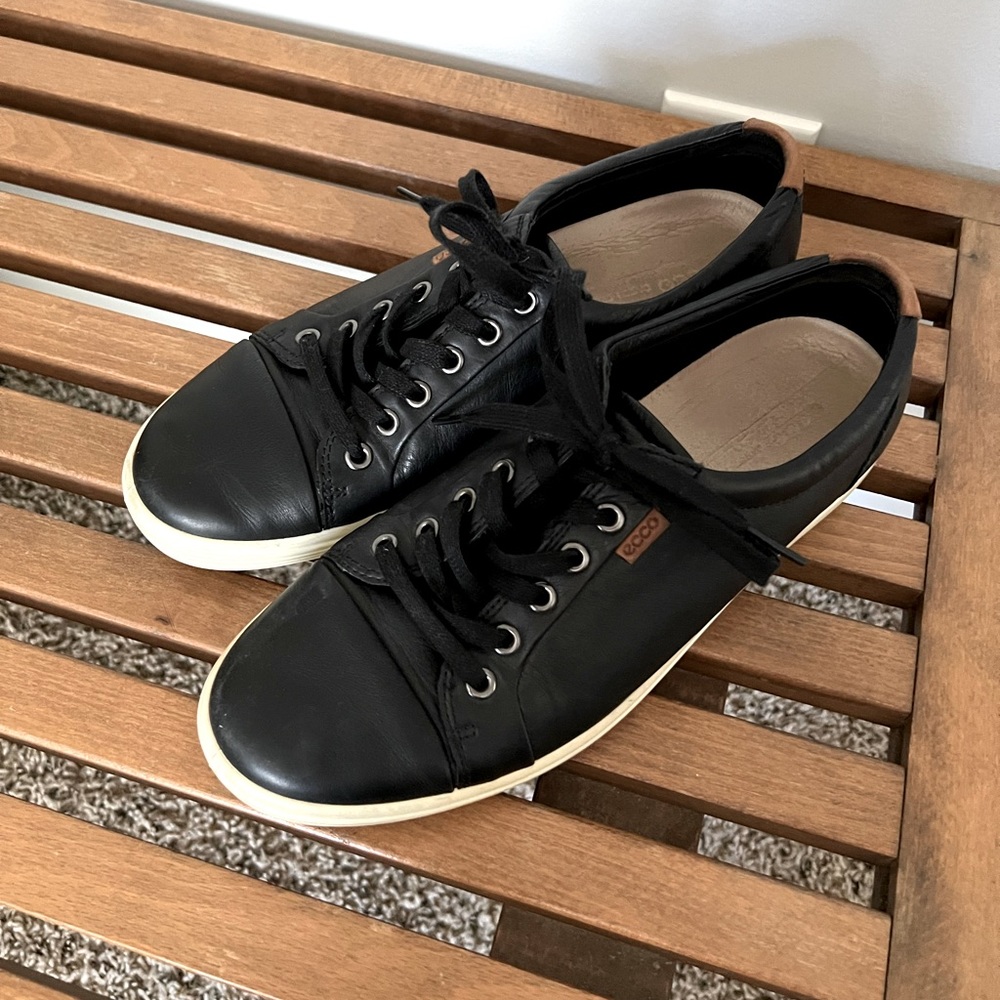 ECCO Women’s Soft VII Leather Lace-Up Sneakers